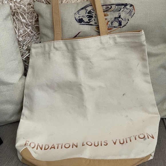 COA⭐️LOUIS VUITTON Foundation(Fondation)white canvas tote bag🍂UNISEX💯Authentic - Picture 2 of 8